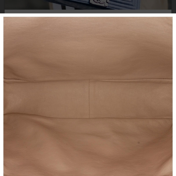 CHANEL 1994 VINTAGELIGHT BEIGE LAMBSKINLARGE CAMERA CASEMESSENGER BAG. - Picture 7 of 13